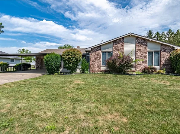 430 McGaughey Dr, Mt Zion, IL 62549