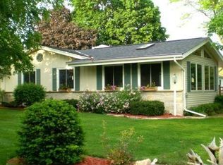 875 S 7th Ave, West Bend, WI 53095