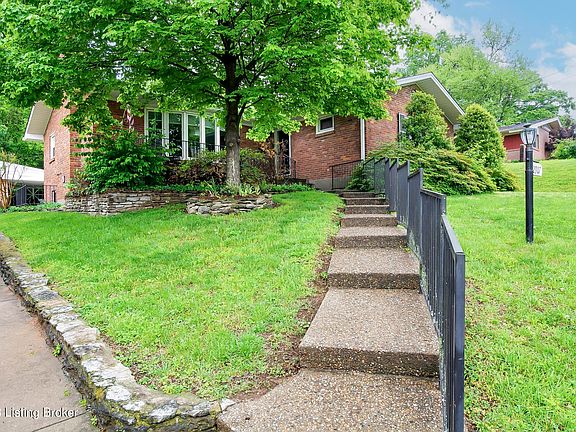 5th image of 2907 Tremont Dr