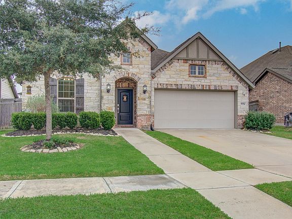 3rd image of 9014 Emerald Cane Dr