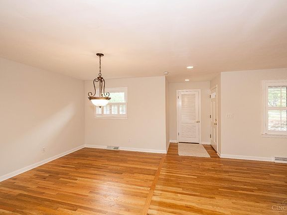 4th image of 10381 Southwind Dr