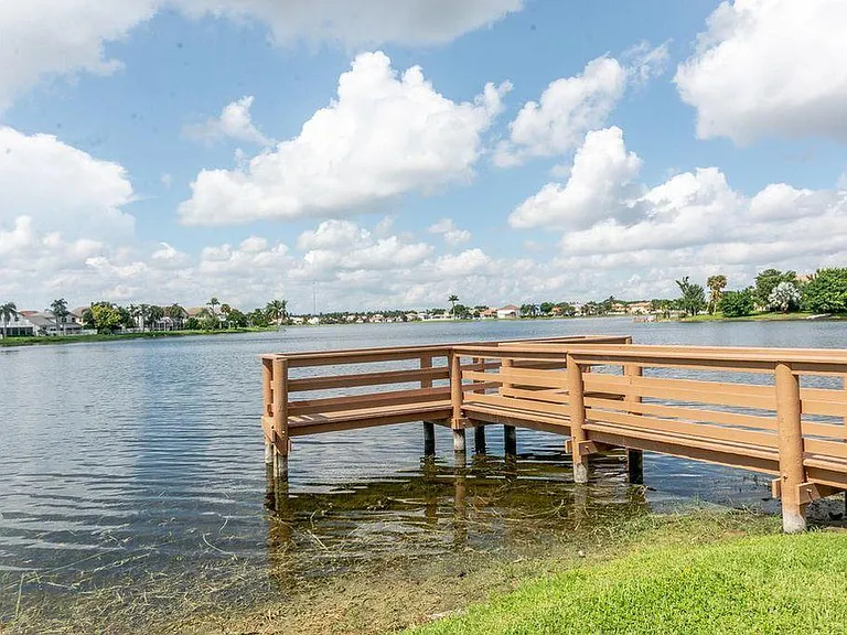7787 Springfield Lake Dr — Photo 4