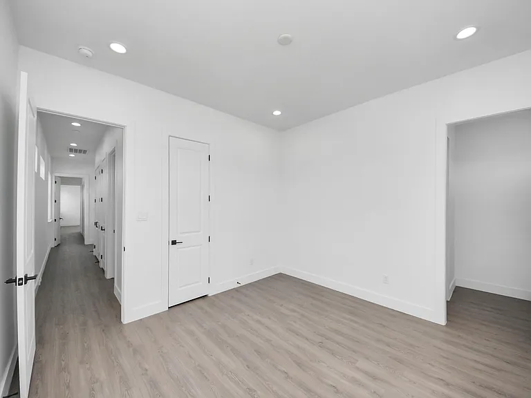4133 E Toliver St — Photo 28