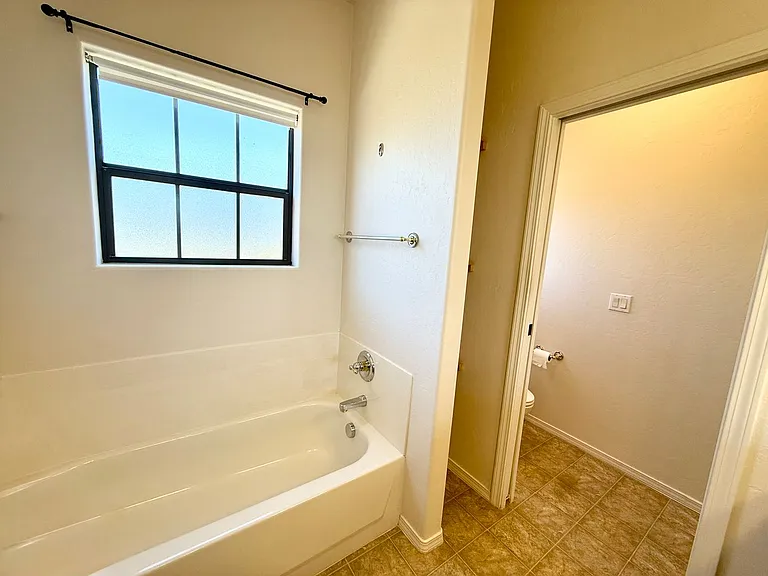 1210 Gardenia Ln — Photo 10