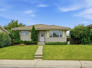 52 NE Penedo Pl SE, Calgary, AB T2A3N8