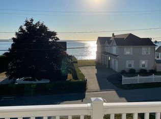 65 E Shore Dr, Niantic, CT 06357