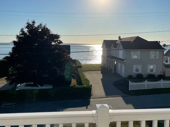 65 E Shore Dr, Niantic, CT 06357