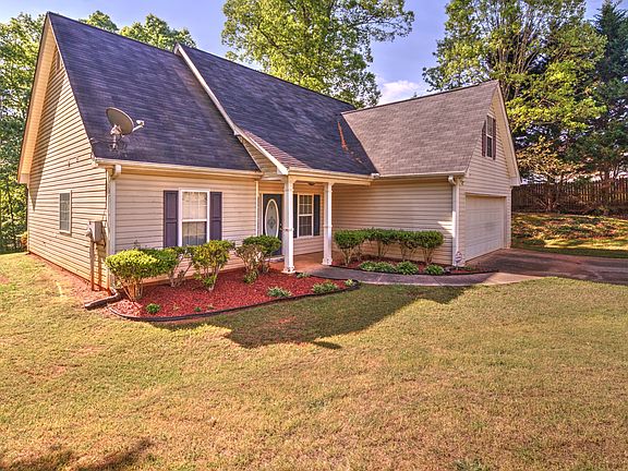 2nd image of 20 Stephens Ct