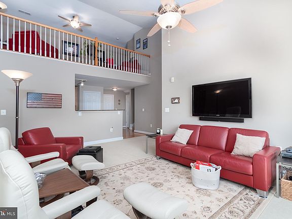 5th image of 701 Cobblestone Blvd Unit 304