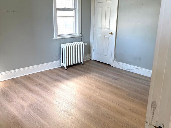 4th image of 17 Hamilton Ave