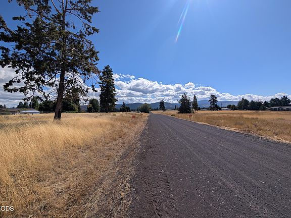 5th image of Rainbow Dr #37