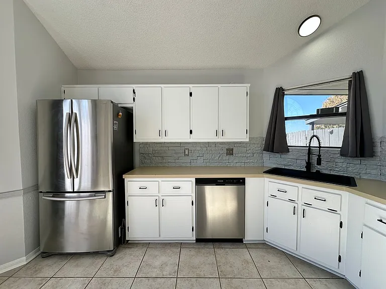 312 Bronc Dr — Photo 8
