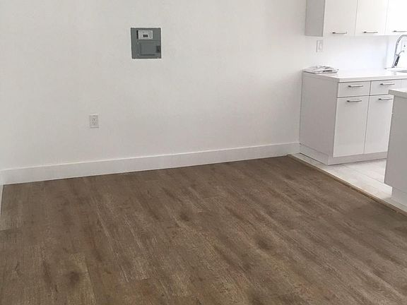 2nd image of 1623 Lenox Ave APT 4