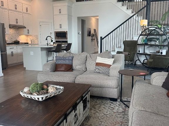 5th image of 6031 Churchill Springs Ln