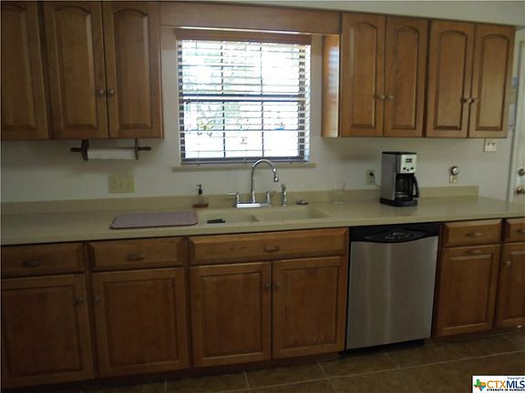 4th image of 104 Aldersgate St