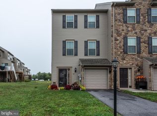 83 Katelyn Dr, New Oxford, PA 17350