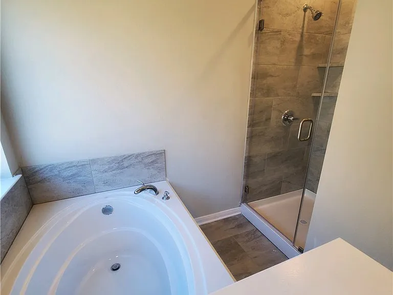 1308 Kingsgate Dr — Photo 16
