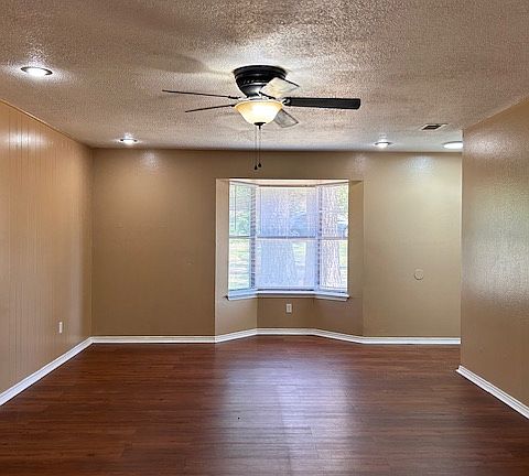 5th image of 13537 Sheldon Ln