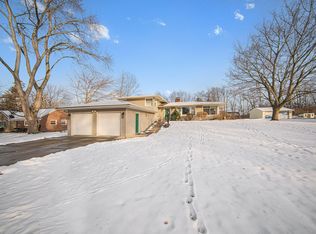 2175 Pioneer Dr, Jackson, MI 49201