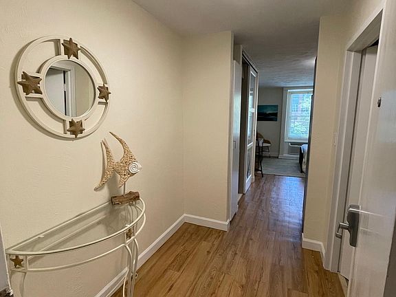 2nd image of 224 E Garden St APT 313