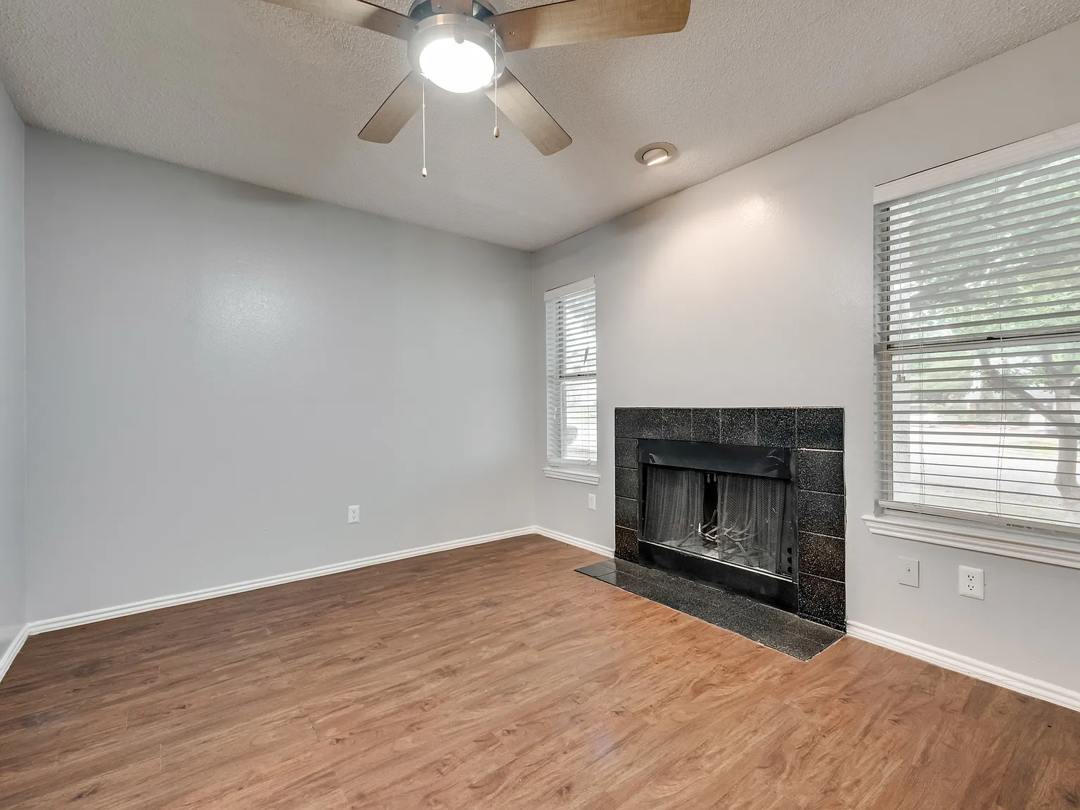 Evergreen Condominiums — Photo 3