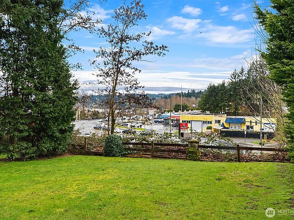 4th image of 18023 62nd Avenue NE