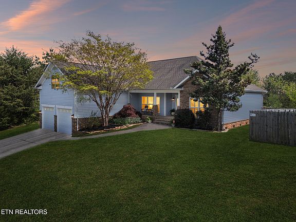 2nd image of 1208 Fox Ridge Dr