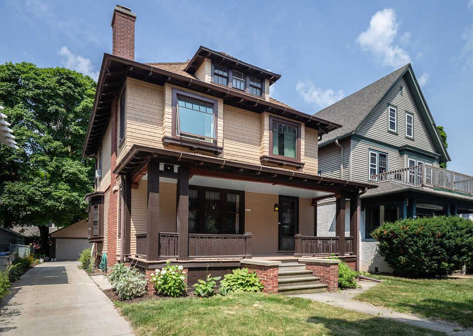 1st image of 2861 N Maryland Ave