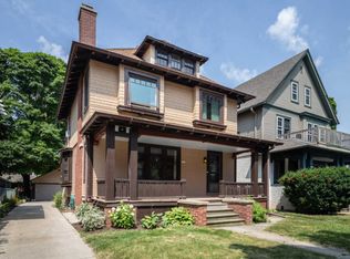 2861 N Maryland Ave, Milwaukee, WI 53211