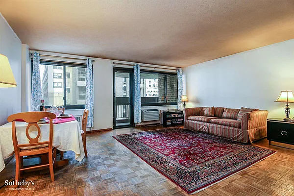 Sold by Sotheby's International Realty | media 1