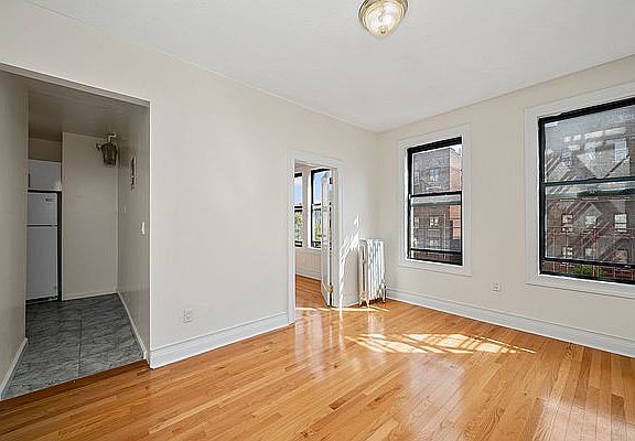 2nd image of 562 W 175th St #55B