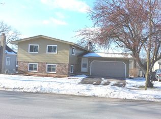 326 S Hubbard St, Algonquin, IL 60102