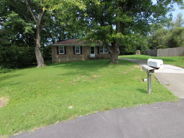 9200 Pine Ct, Pewee Valley, KY 40056