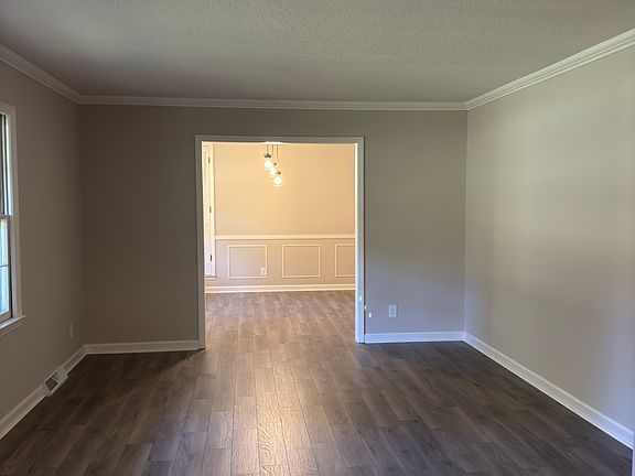 4th image of 420 Deerwood Dr