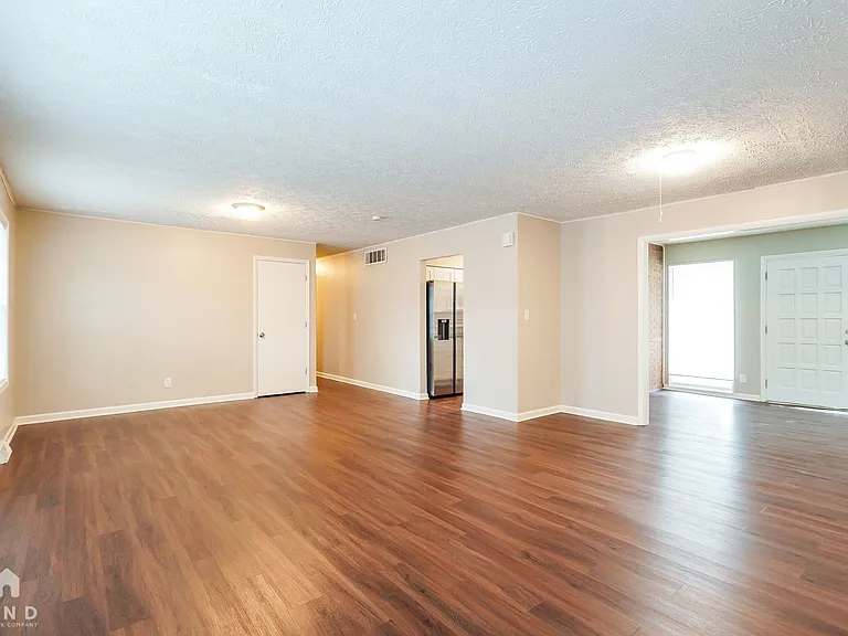 10 Oakwood Dr — Photo 6