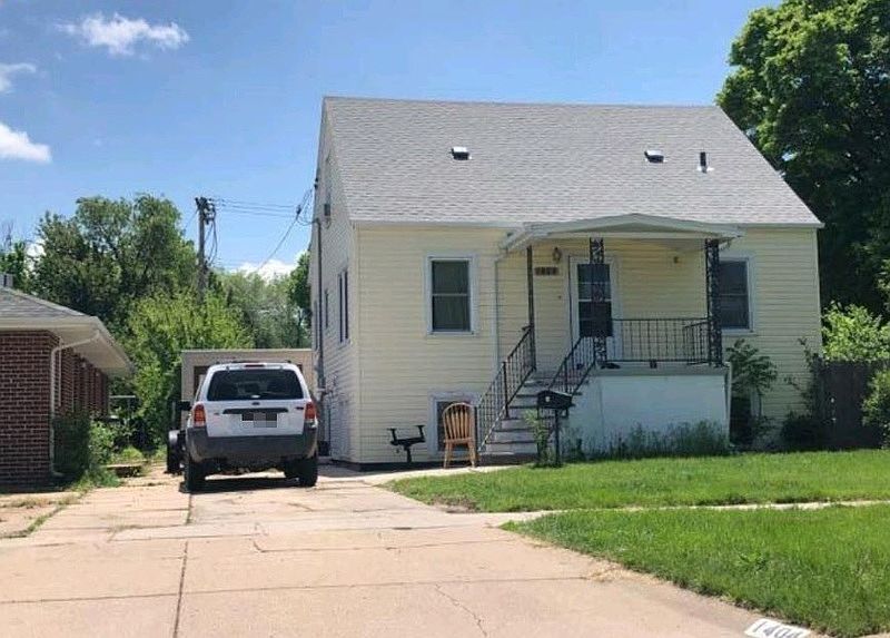 1st image of 1404 E 2nd St