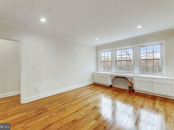 5th image of 1812 W Abingdon Dr APT 202