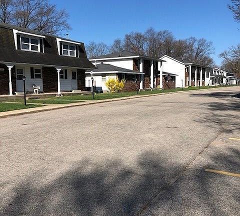5th image of 1421 Creek Dr
