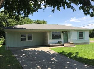 101 Hilltop Dr, Grandview, TX 76050