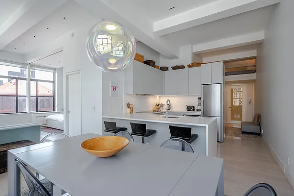 Rented by R New York | media 3