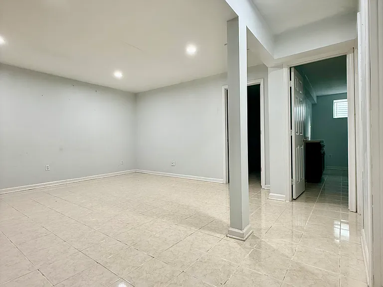 13643 Spinning Wheel Dr — Photo 1