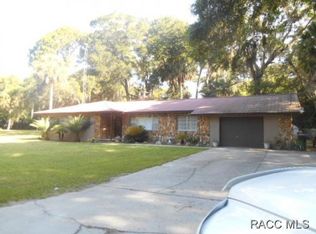 4800 Riverside Dr, Yankeetown, FL 34498