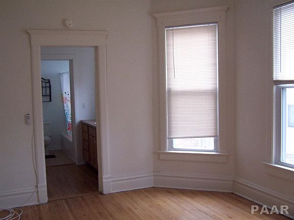 5th image of 501 E Illinois Ave