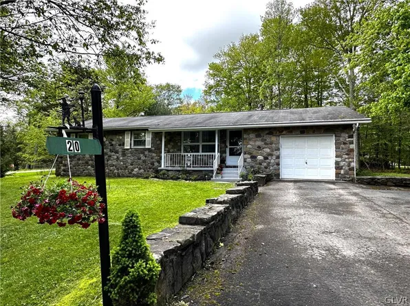 20 Walters Ln, Gouldsboro, PA 18424