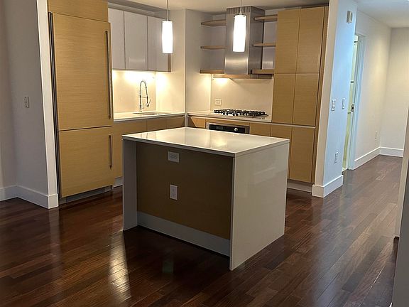 3rd image of 77 Hudson St APT 1512