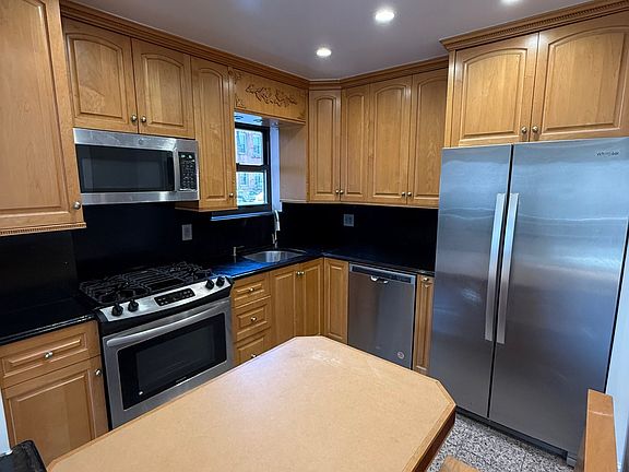 4th image of 31-78 30th St #2