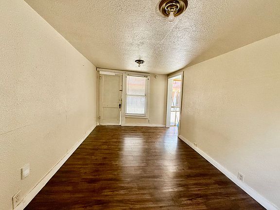 5th image of 218 Lowell St