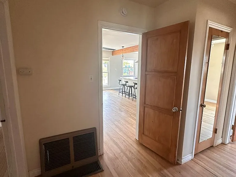 2152 Rexford Dr — Photo 17