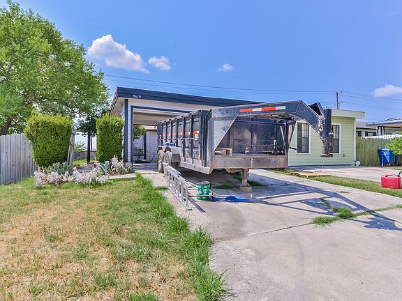 5th image of 1115 Pelican Pl