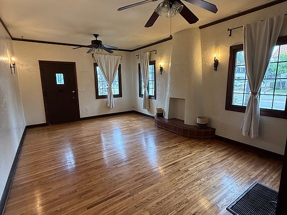 5th image of 213 W Buffalo Ave #219